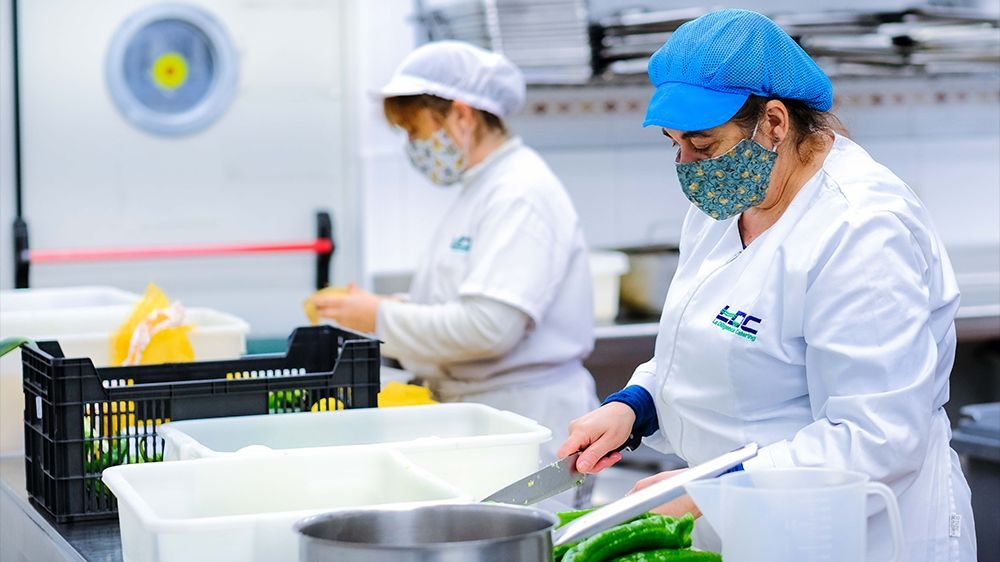 Cocina central de La Diligencia Catering